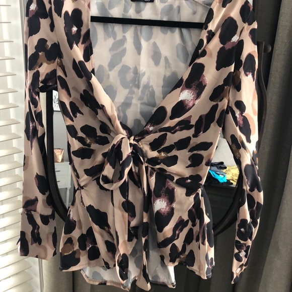 Boohoo leopard tie front blouse - Picture 4 of 5